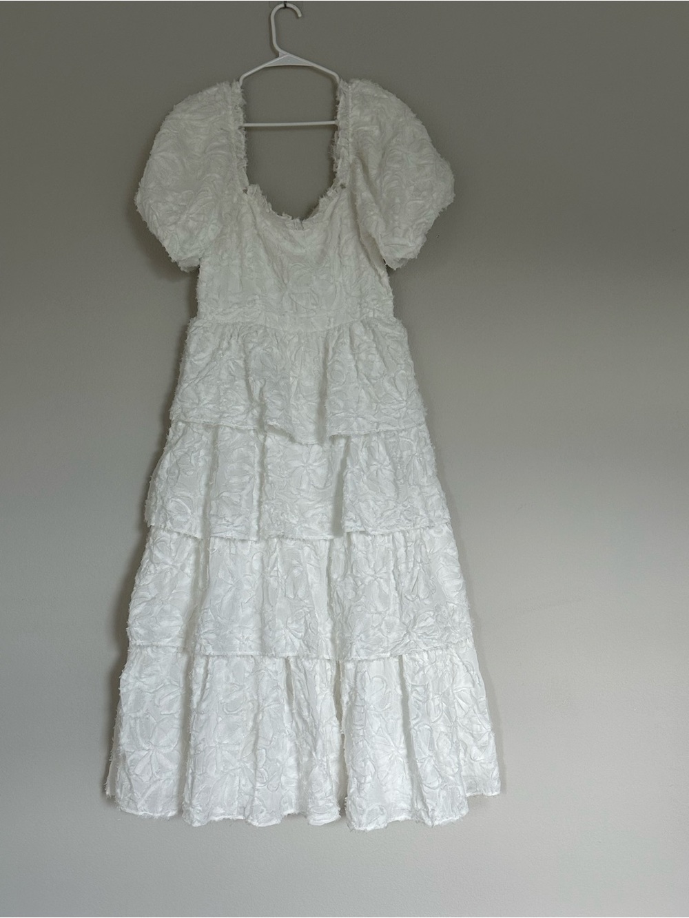 Just Me White Tiered Puff-Sleeve Maxi Dress with Scoop Neck. Medium